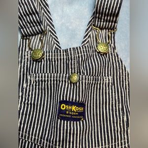 Vintage Kids OshKosh B’Gosh train-stripe Vestbak overalls